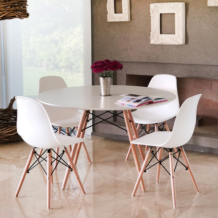 Cadeira Charles Eames com Pés de Madeira